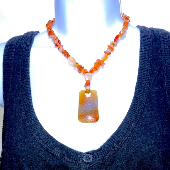 Vintage Red Banded Agate Necklace 10 1/2” Length - Picture 1 of 16
